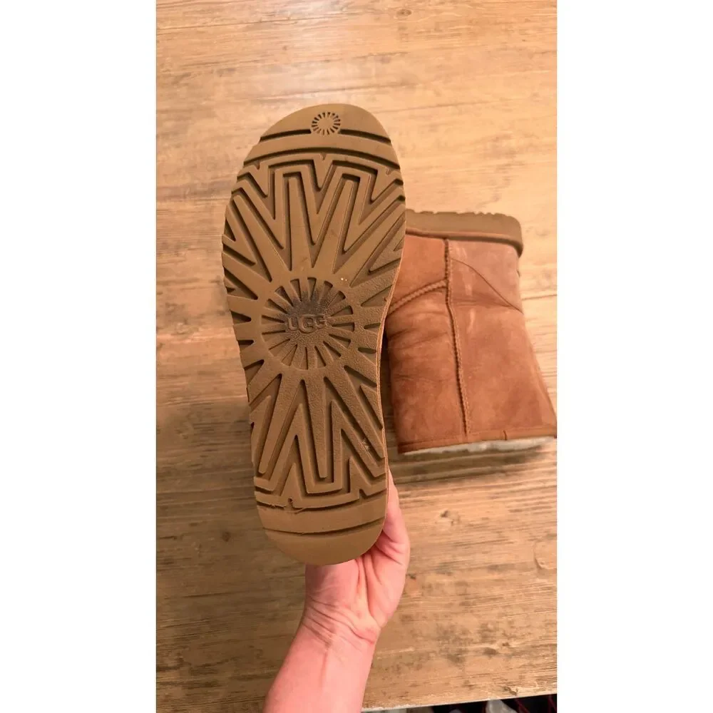 UGG Classic Boots - Chestnut Brown suede